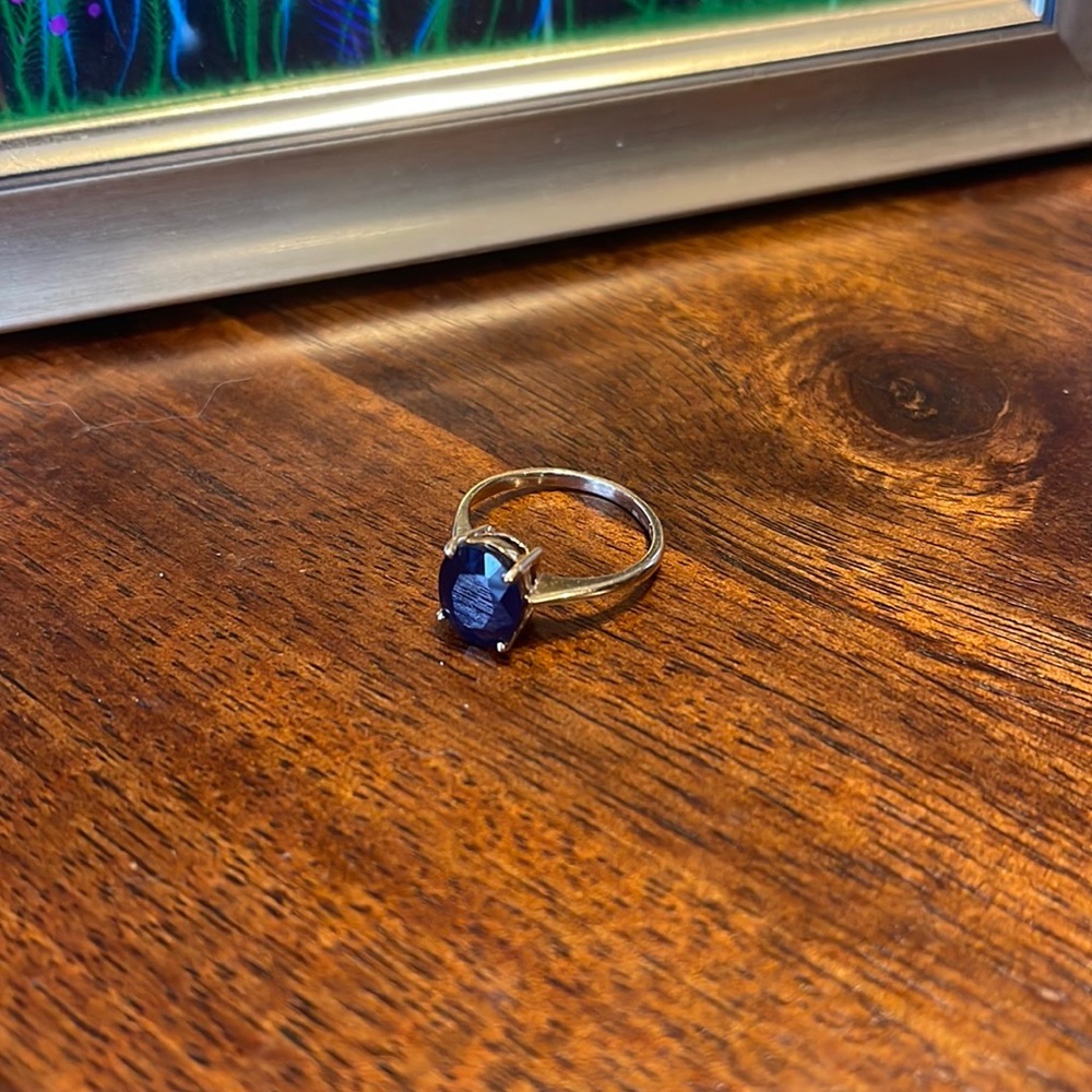 Vintage, Very clean 14k pdn Gold Sapphire ring.